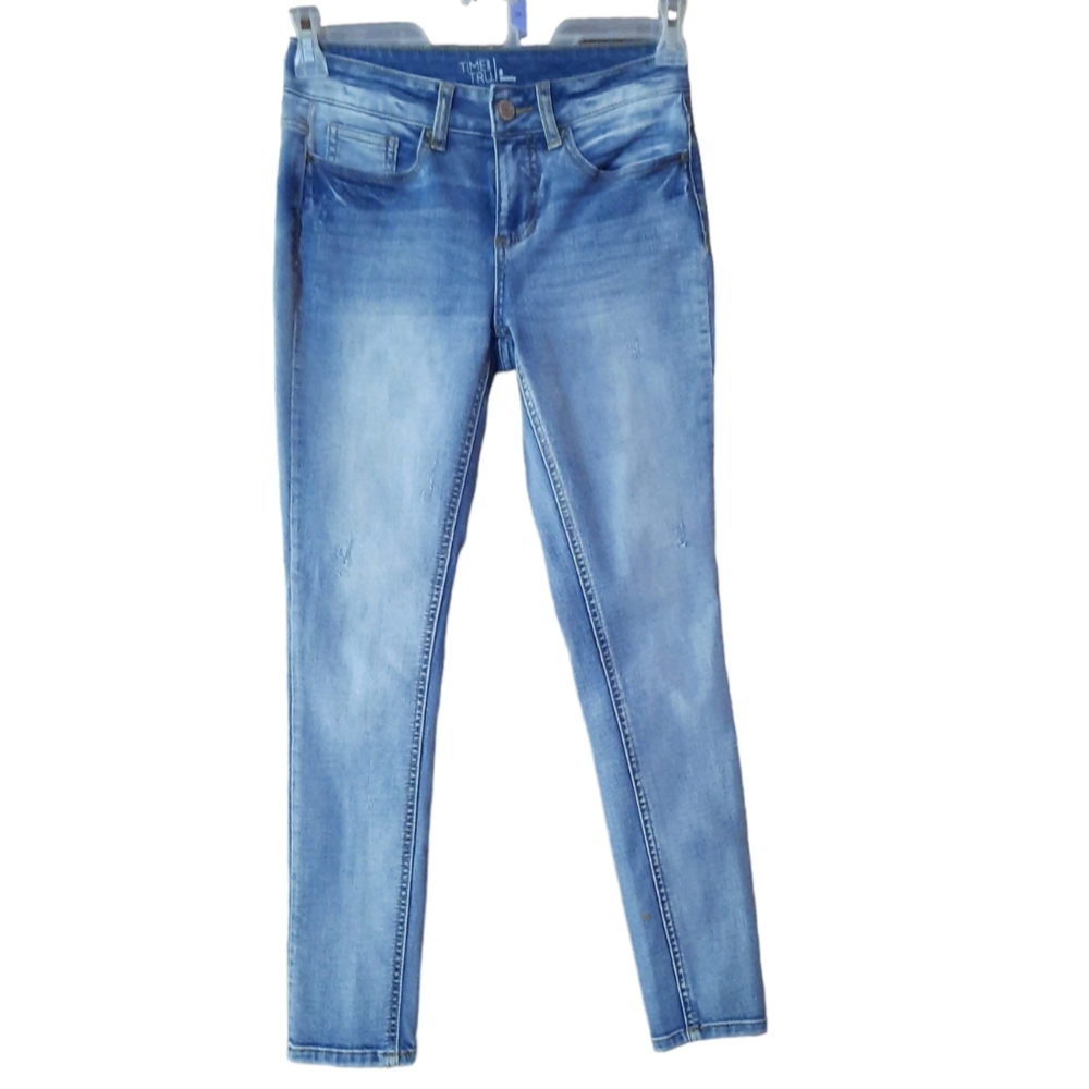 Time and Tru Womens Skinny Jeans Stretch Low Rise Light Distressing Size 6 VGC